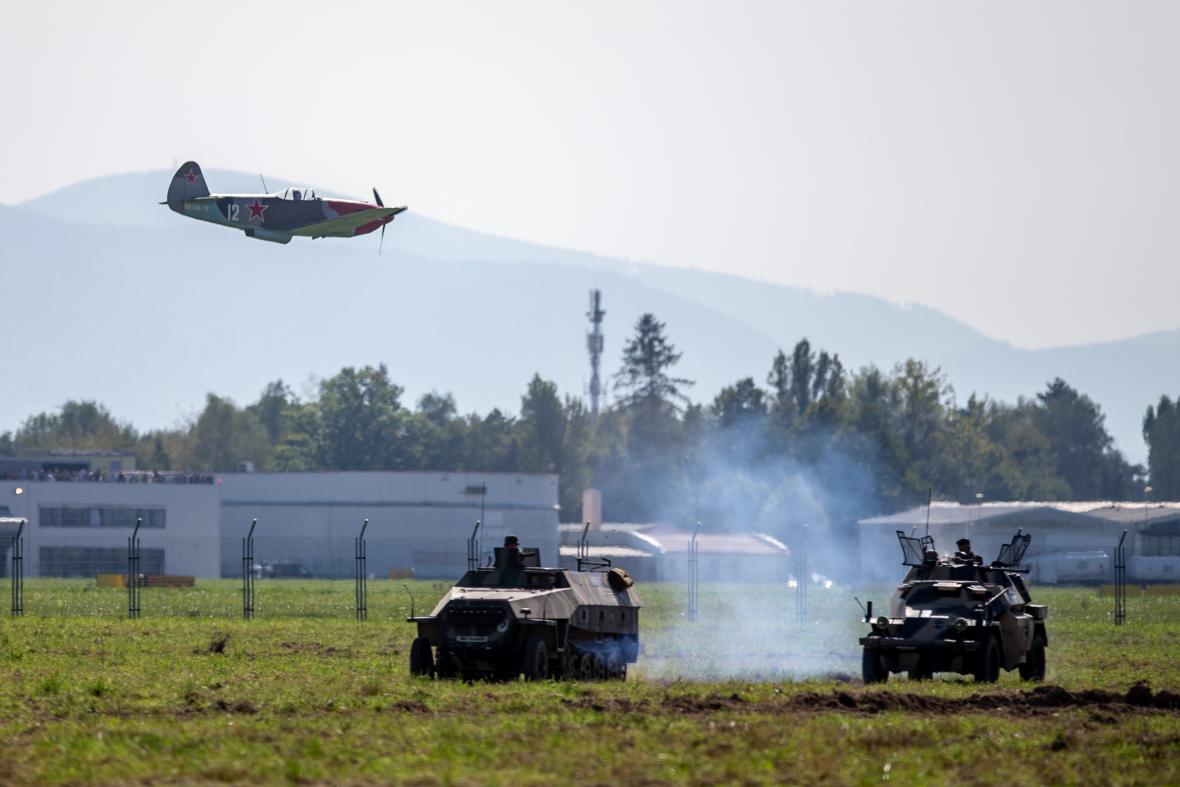 20200917-19_Dny NATO_Mošnov s Drahošem (ČT24) (6)