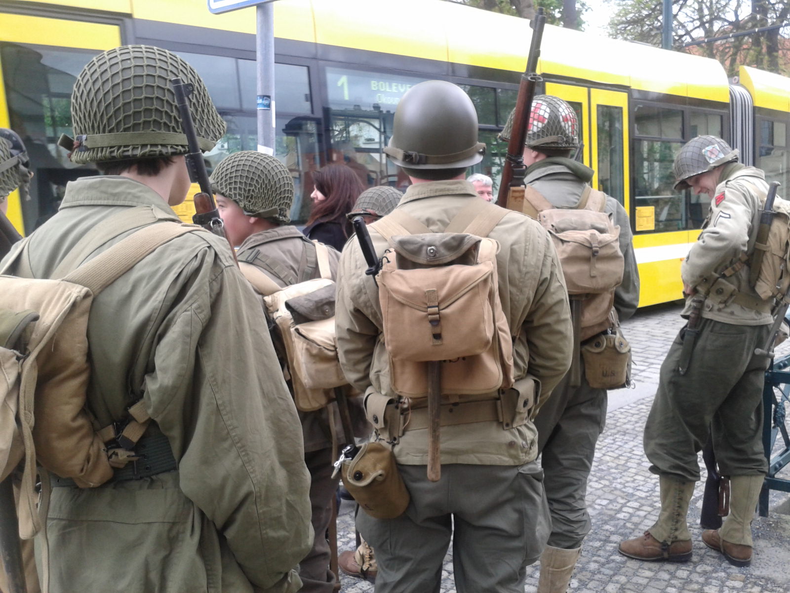 20150501_Plzeň 2015_6_příjezd veteránů do Plzně (1)